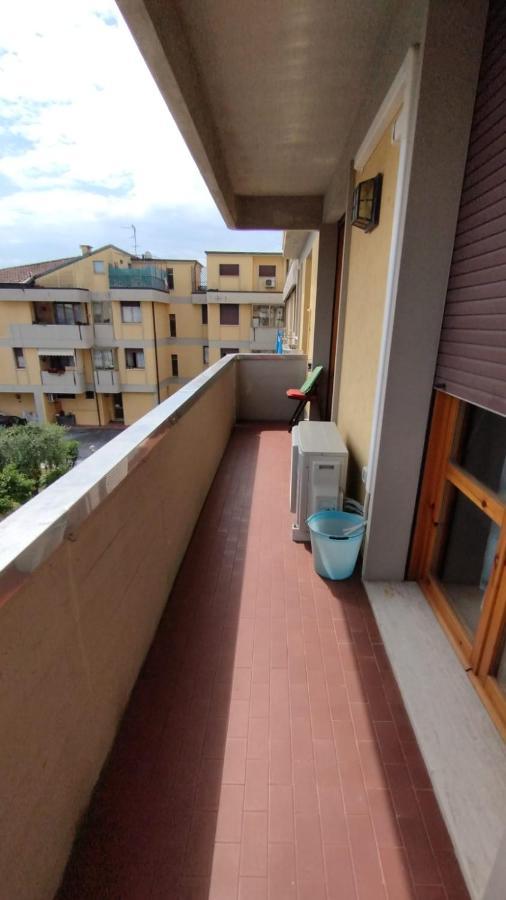 La Casa Dei Viaggiatori - Viareggio - Posto Auto Gratuito Apartment Exterior photo
